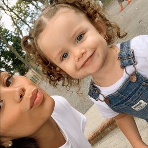 Meet your Posher, Lis